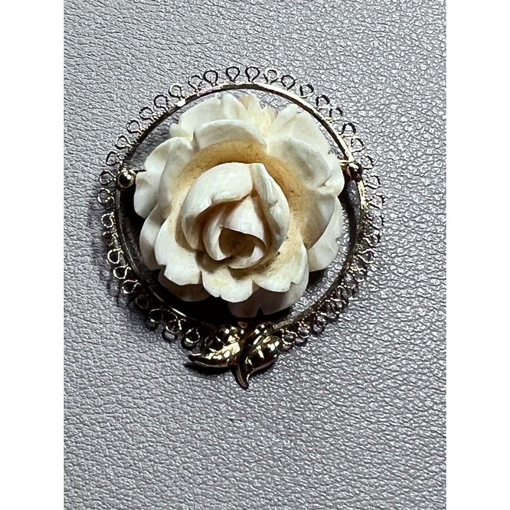 Vintage Sorrento Gold Filled Circle Carved Rose Pin/Brooch, Coral